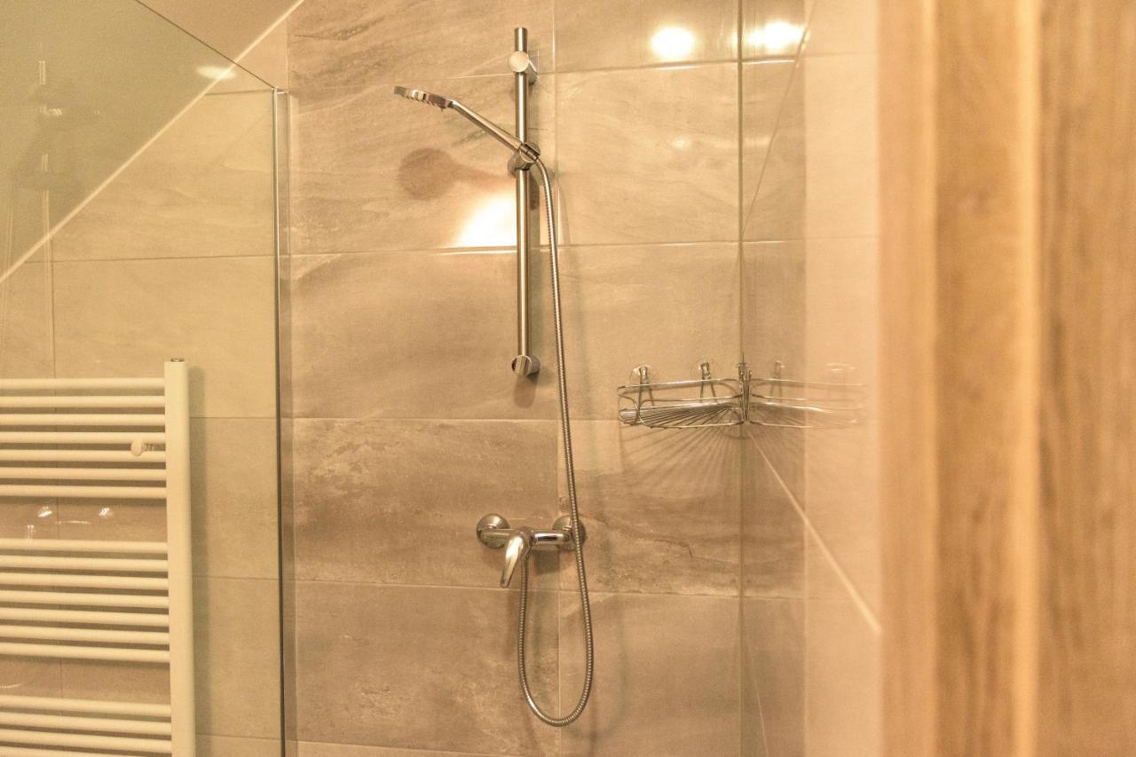 Apartmani Marijamagdalena Gračac Exteriör bild