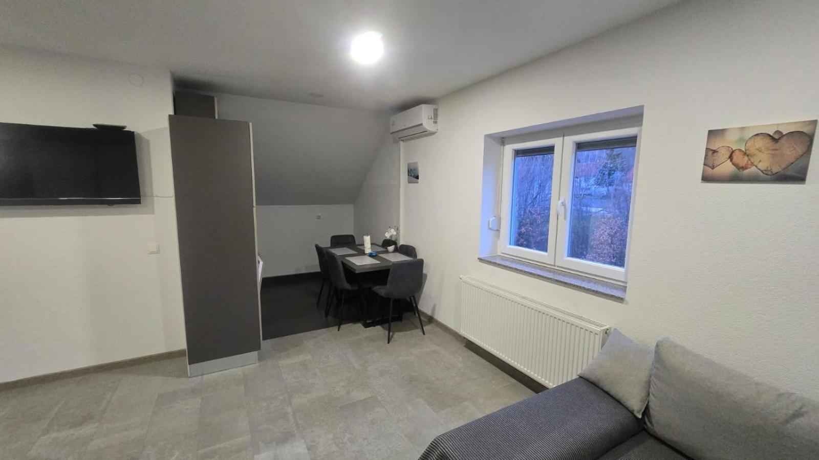 Apartmani Marijamagdalena Gračac Exteriör bild